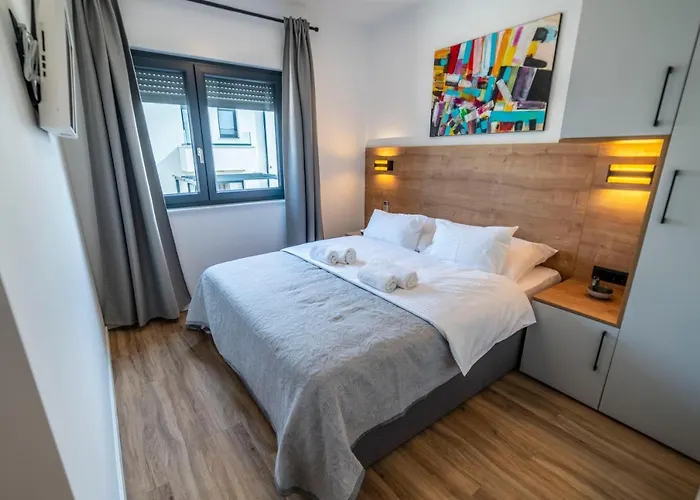 Pinna - Datul * Pola