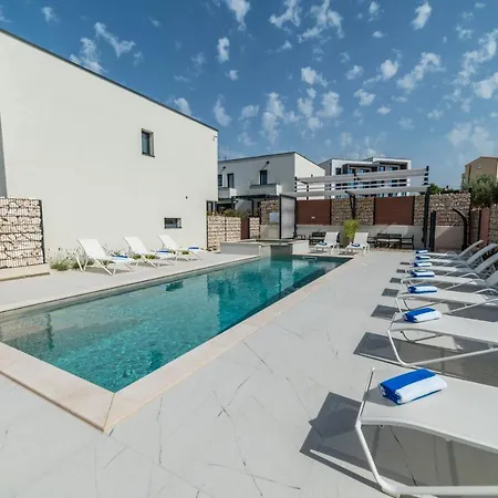 Pinna - Datul Apartment *